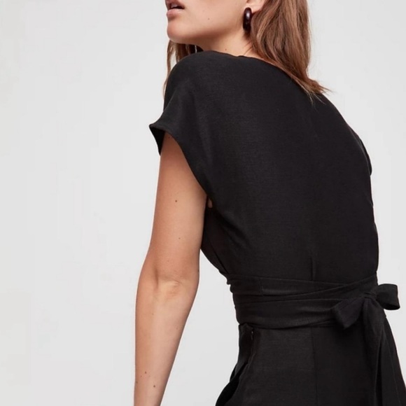 Aritzia/ Wilfred Braxton Linen Wrap Cut Out Jumpsuit -  size 0 - Picture 3 of 12